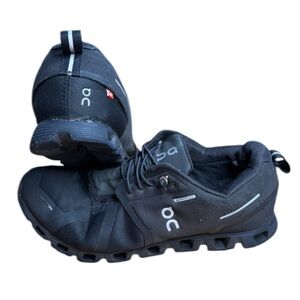 On Cloud 5 Men’s Size 10 Black QC’s
